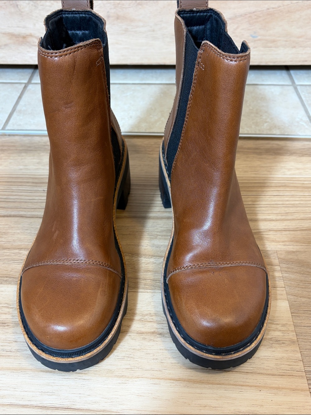 Sorel Harlow Chelsea Boots Brown Leather Lug Sole Ankle Boots Size 8.5